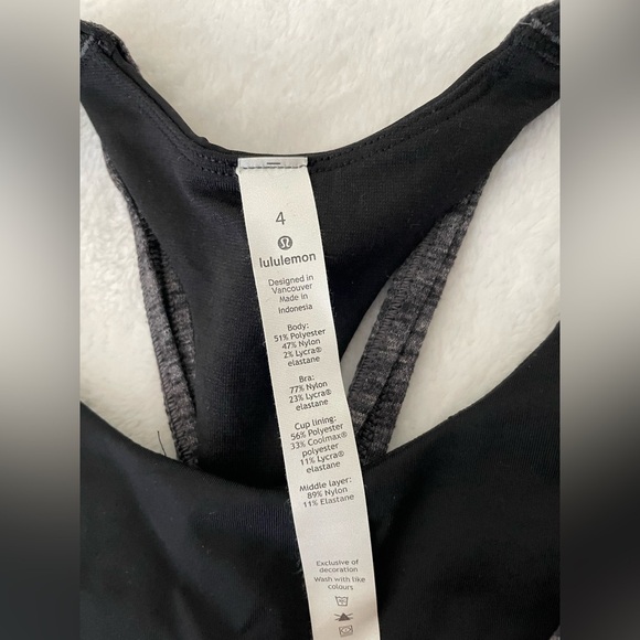 Lululemon size 4 workout top with sports bra attached - Picture 2 of 3